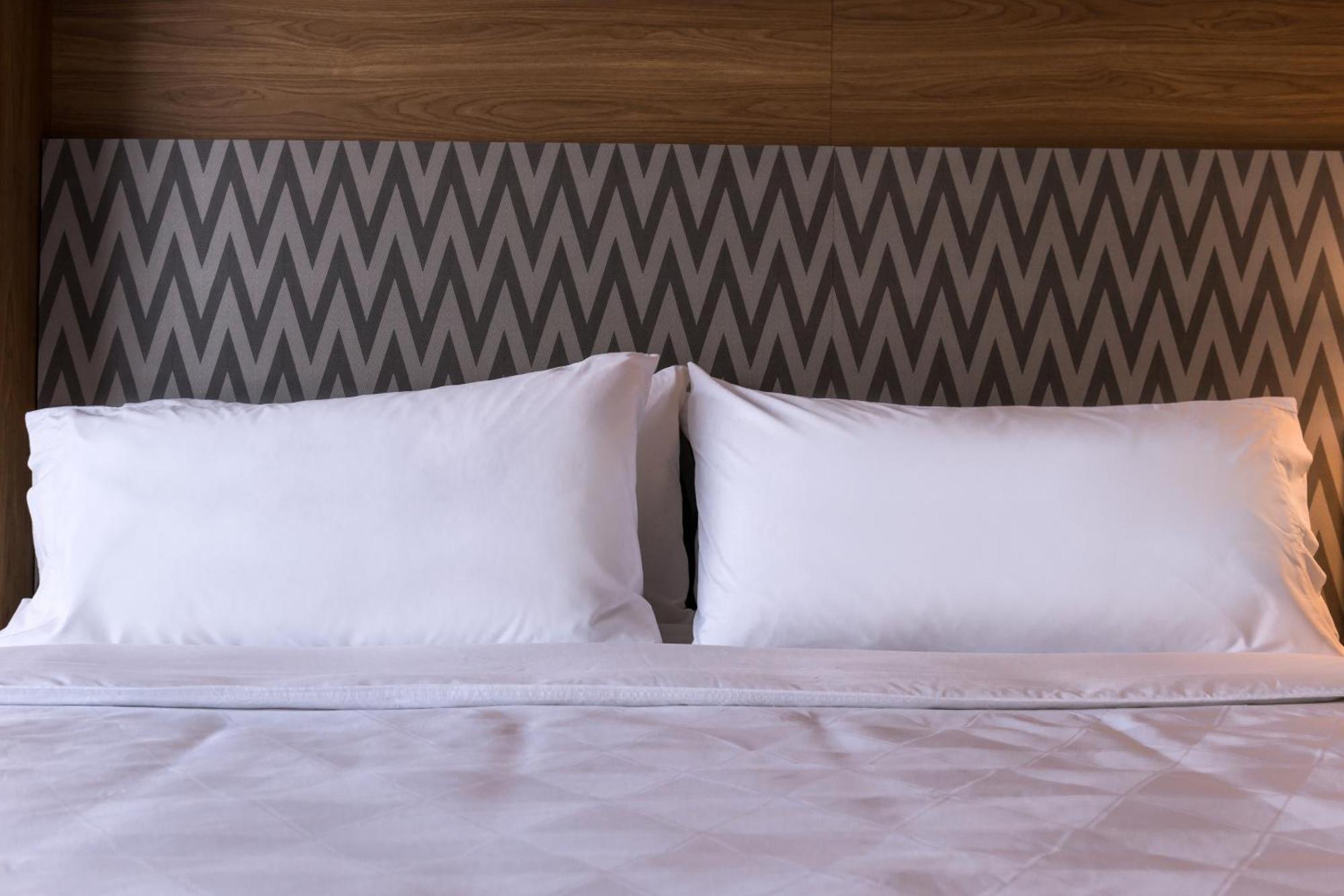 Holiday Inn Detroit Northwest - Livonia By Ihg Esterno foto