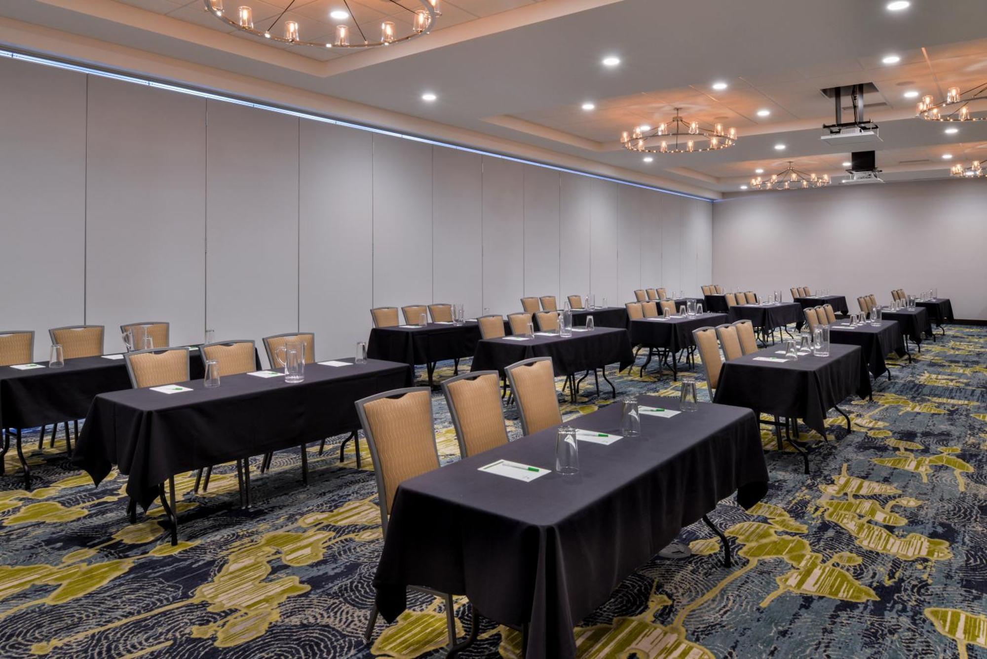Holiday Inn Detroit Northwest - Livonia By Ihg Esterno foto