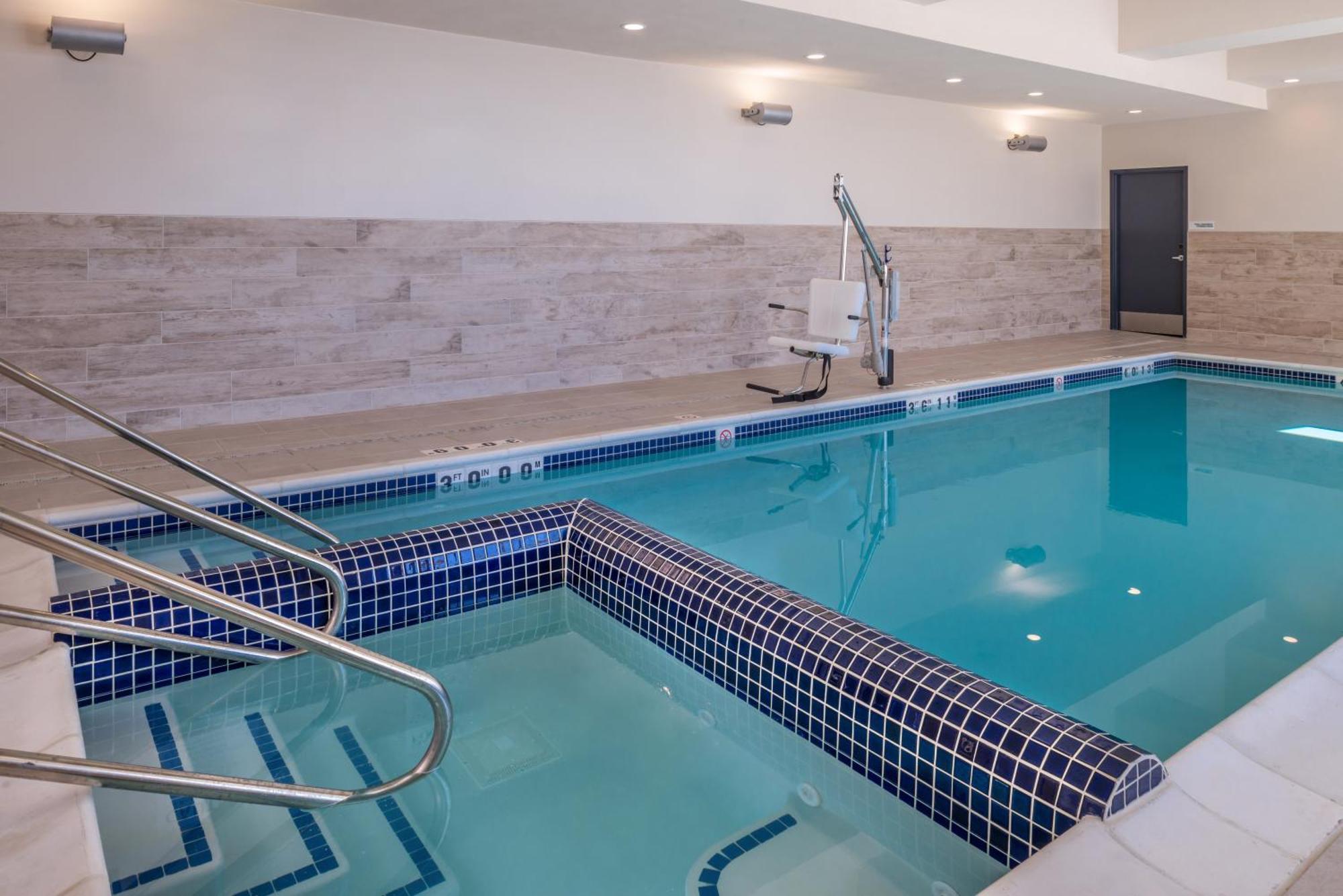 Holiday Inn Detroit Northwest - Livonia By Ihg Esterno foto
