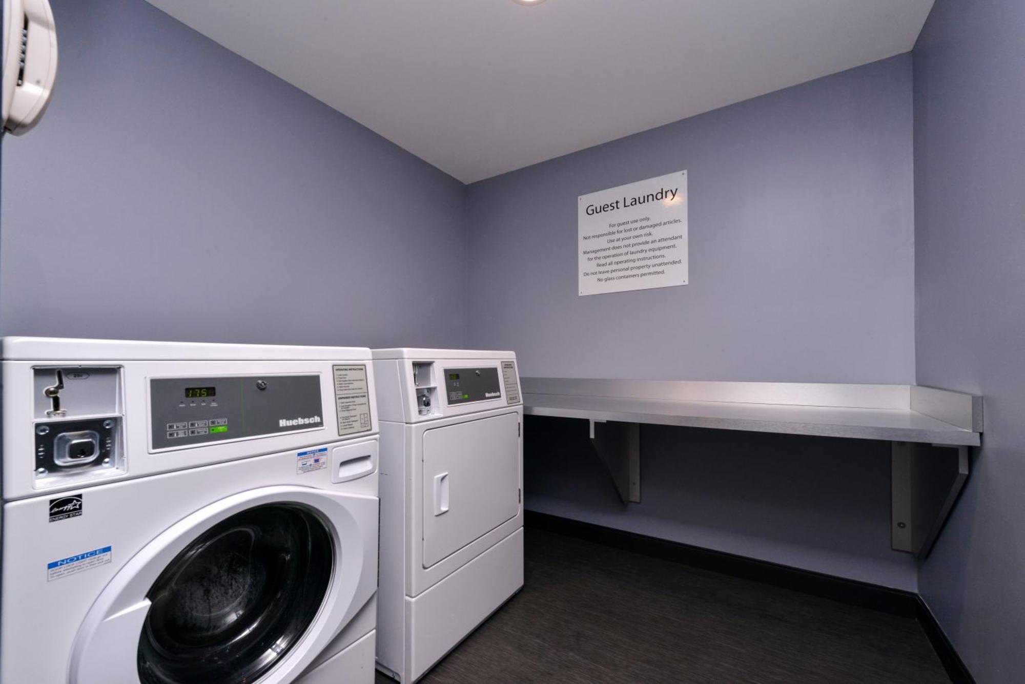 Holiday Inn Detroit Northwest - Livonia By Ihg Esterno foto