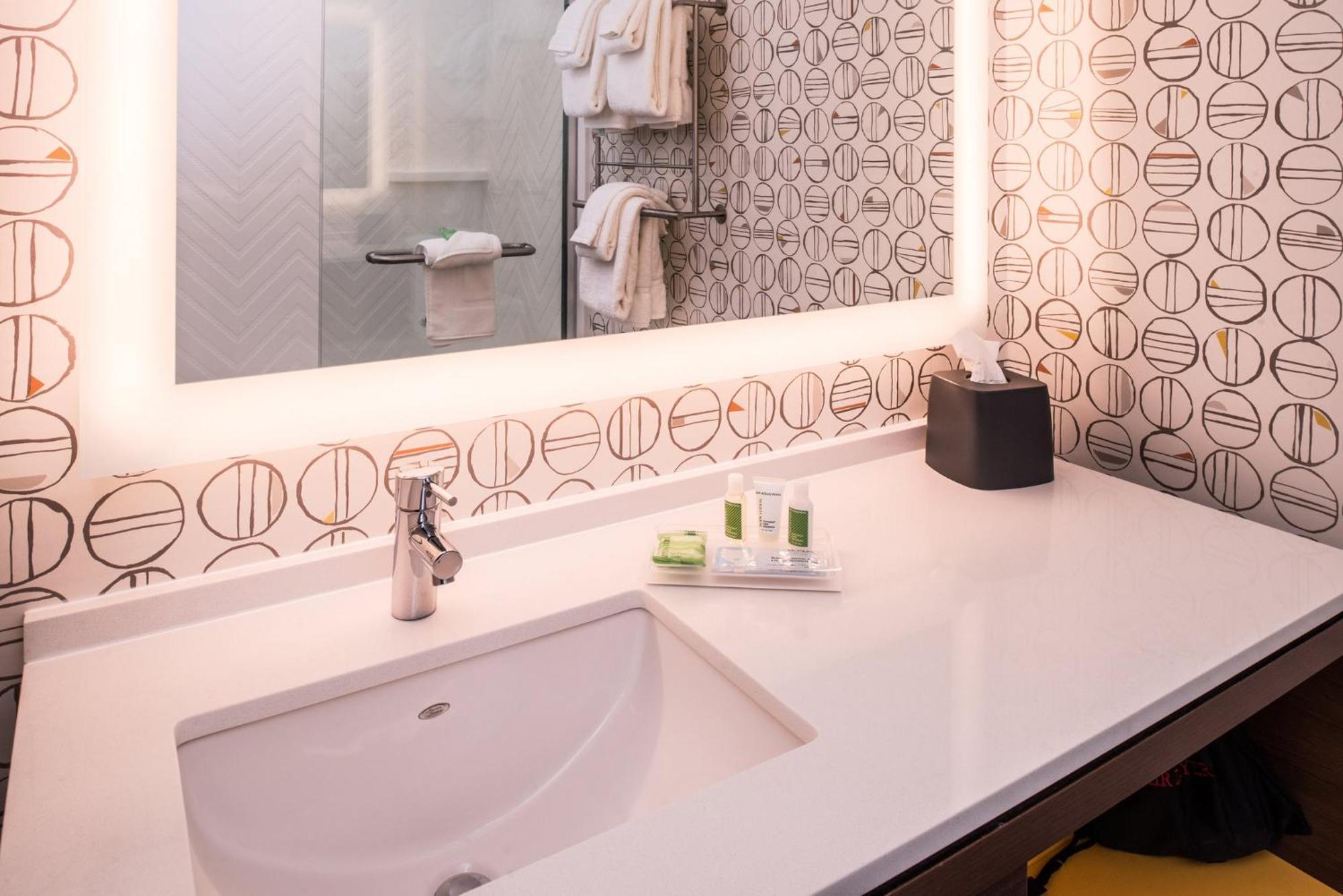 Holiday Inn Detroit Northwest - Livonia By Ihg Esterno foto